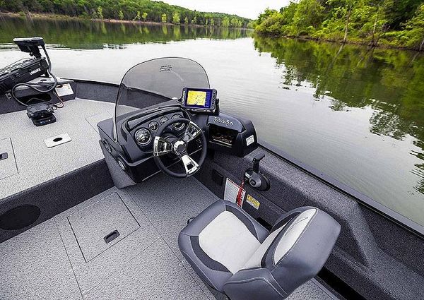 Lowe FISHING-MACHINE-1675SC image