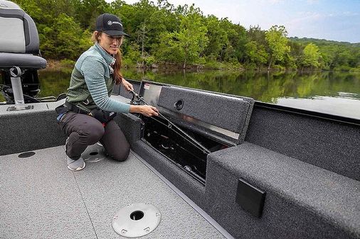 Lowe FISHING-MACHINE-1675SC image