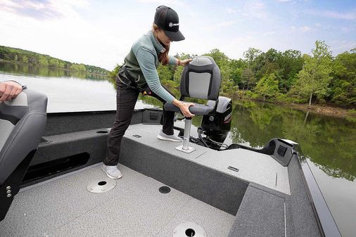 Lowe FISHING-MACHINE-1675SC image