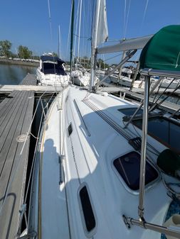 Beneteau 331 image