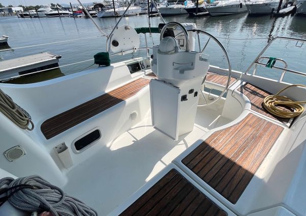 Beneteau 331 image