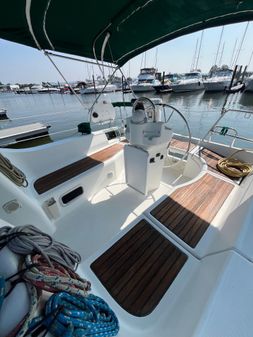 Beneteau 331 image