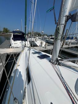 Beneteau 331 image