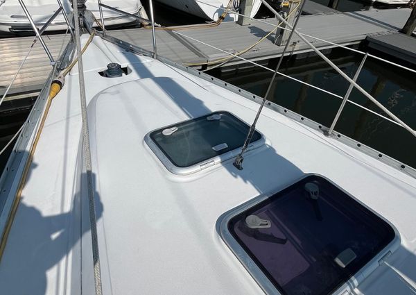 Beneteau 331 image