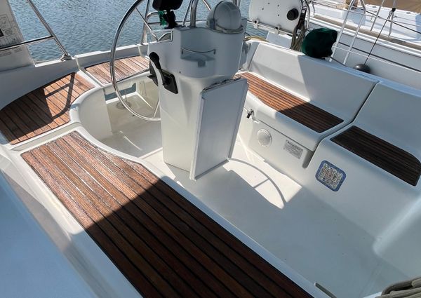 Beneteau 331 image