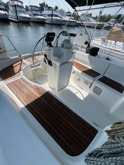 Beneteau 331 image