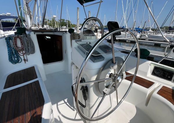 Beneteau 331 image