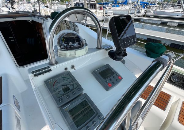 Beneteau 331 image