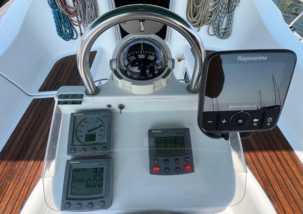 Beneteau 331 image