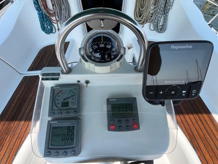 Beneteau 331 image