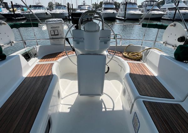 Beneteau 331 image