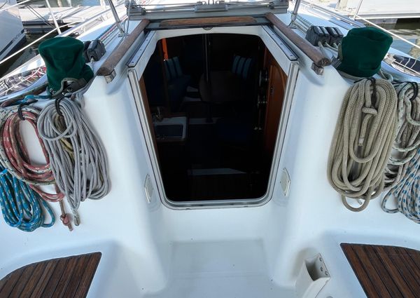 Beneteau 331 image