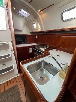 Beneteau 331 image