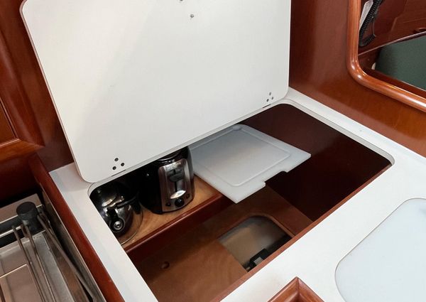 Beneteau 331 image