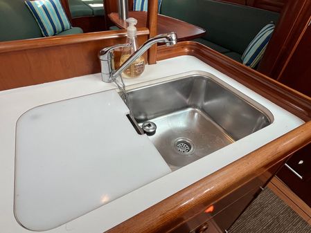 Beneteau 331 image