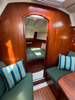 Beneteau 331 image