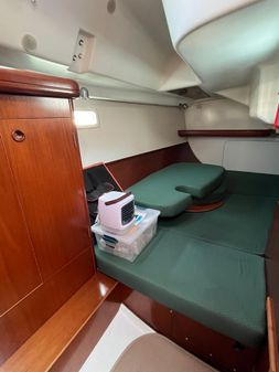 Beneteau 331 image