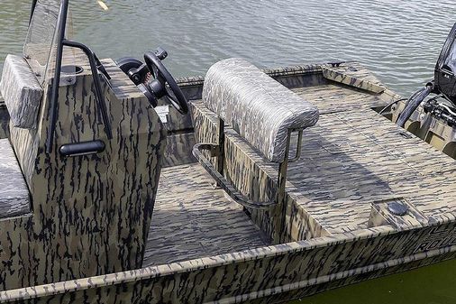 Lowe ROUGHNECK-1860CC image