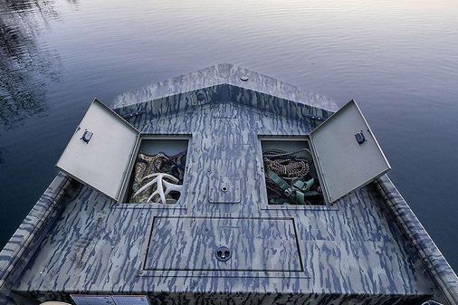 Lowe ROUGHNECK-1860-TUNNEL-JET image