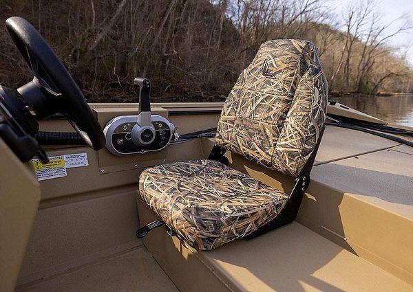 Lowe ROUGHNECK-2070SC image