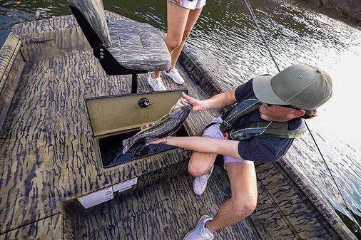 Lowe ROUGHNECK-1860-RAMBLER image