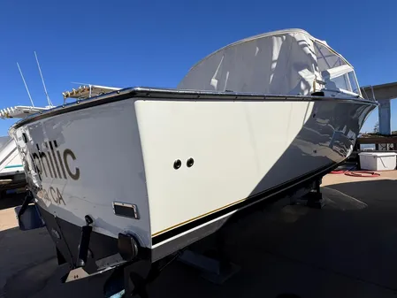 Bertram 28 Moppie image