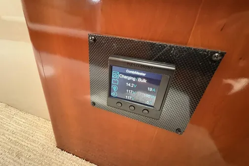 Carver 56 Voyager image