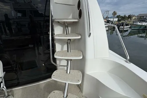 Carver 56 Voyager image