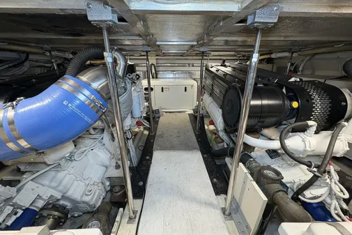 Carver 56 Voyager image