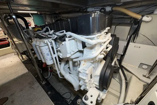 Carver 56 Voyager image