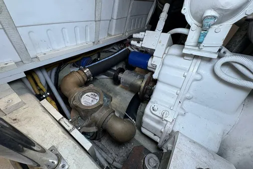 Carver 56 Voyager image