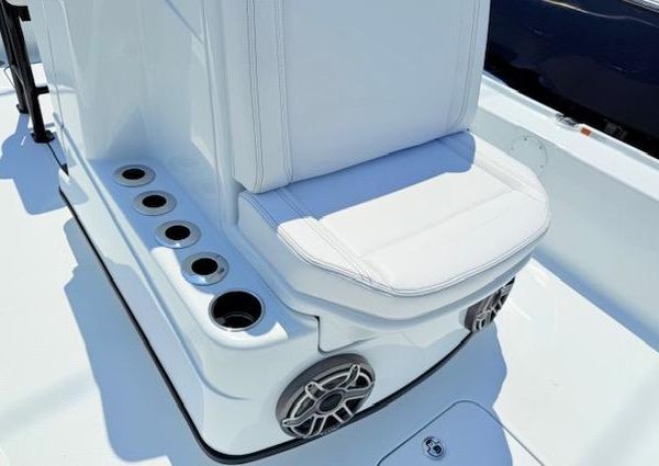 Yellowfin 24-BAY-CE image