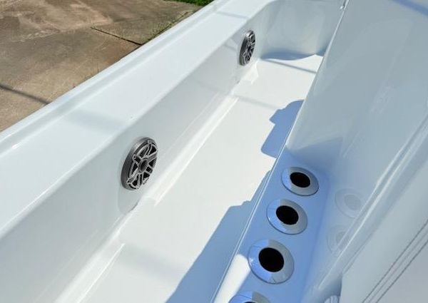 Yellowfin 24-BAY-CE image