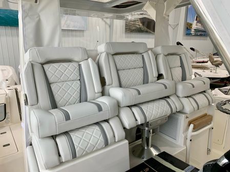 Pursuit S378 Sport image