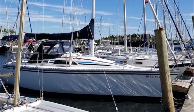 Hunter 28.5 - main image