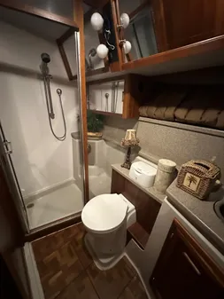 Carver 42 Aft Cabin Motor Yacht image