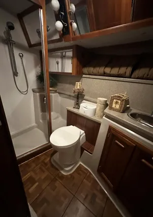 Carver 42 Aft Cabin Motor Yacht image