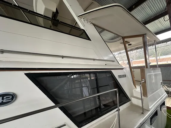 Carver 42 Aft Cabin Motor Yacht image