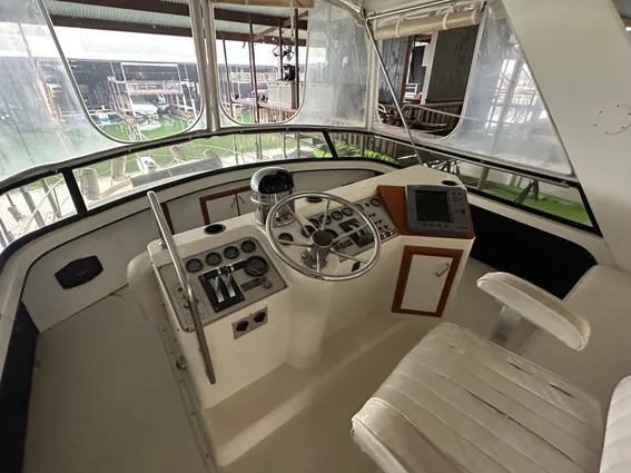 Carver 42 Aft Cabin Motor Yacht image