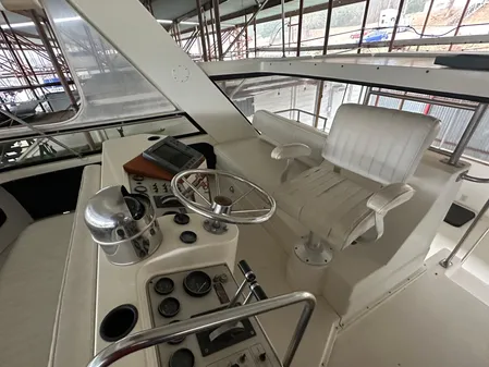 Carver 42 Aft Cabin Motor Yacht image