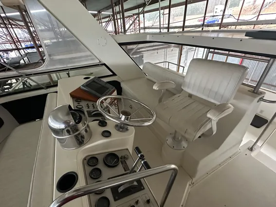 Carver 42 Aft Cabin Motor Yacht image