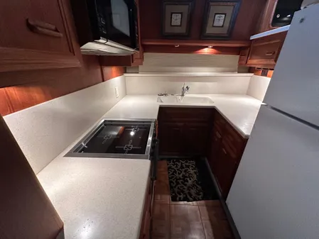 Carver 42 Aft Cabin Motor Yacht image