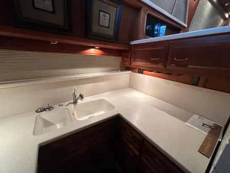 Carver 42 Aft Cabin Motor Yacht image