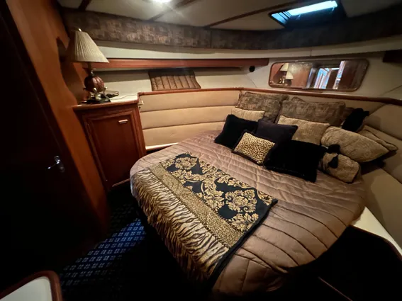 Carver 42 Aft Cabin Motor Yacht image