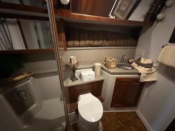 Carver 42 Aft Cabin Motor Yacht image