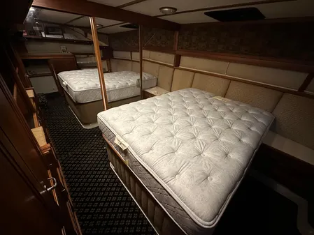 Carver 42 Aft Cabin Motor Yacht image