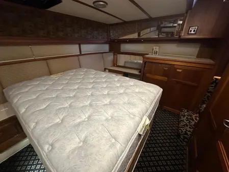 Carver 42 Aft Cabin Motor Yacht image