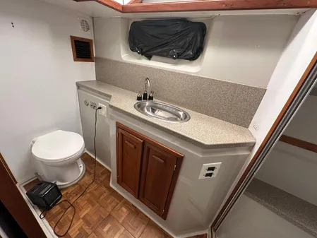 Carver 42 Aft Cabin Motor Yacht image