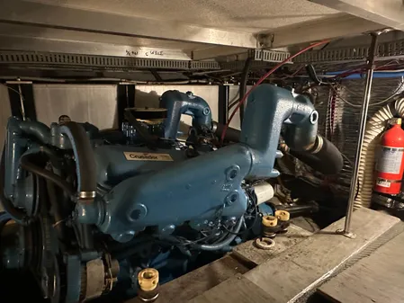 Carver 42 Aft Cabin Motor Yacht image