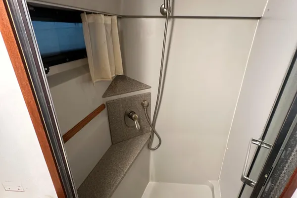 Carver 42 Aft Cabin Motor Yacht image
